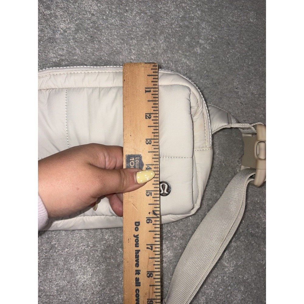 Lululemon Quilted Grid Belt Bag Hand Warmer 1.5L White Opal - Picture 12 of 12